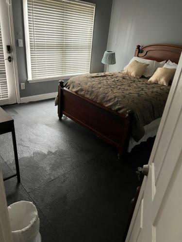 Hostal Maison de Jeanty (Private Entry Suite/marta Train/mb Stadium/beltline)