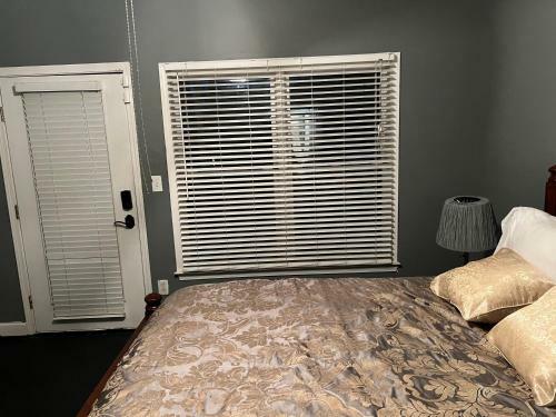 Hostal Maison de Jeanty (Private Entry Suite/marta Train/mb Stadium/beltline)