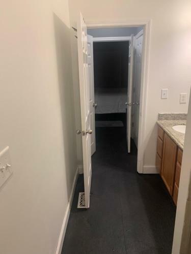Hostal Maison de Jeanty (Private Entry Suite/marta Train/mb Stadium/beltline)