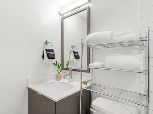 Apartamento Crafty Studio With King Bed, City Walkable!