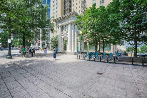 Traditional 1bed 1bath Condo Downtown Atlanta