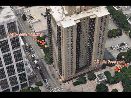2 Bed Condo 1 Mile From Mercedes Stadium Sleeps 6