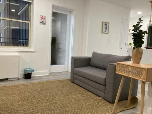 Newly Renovated Modern Studio L Center Downtown Great City View