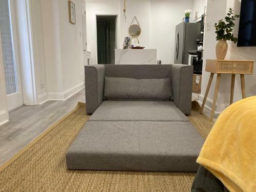 Newly Renovated Modern Studio L Center Downtown Great City View