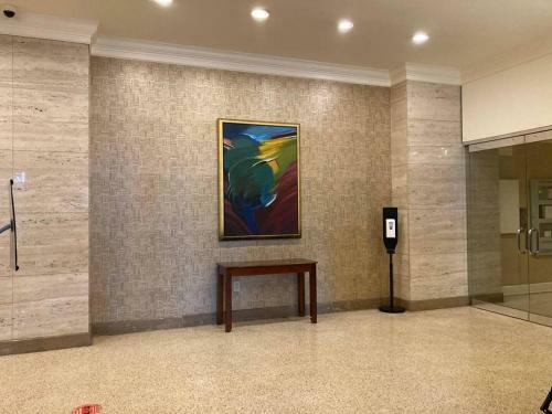 Newly Renovated Modern Studio L Center Downtown Great City View