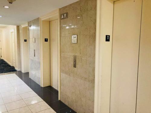 Newly Renovated Modern Studio L Center Downtown Great City View