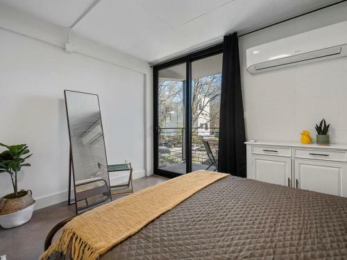 Apartamento Classic Studio With Queen Bed, City Walkable!