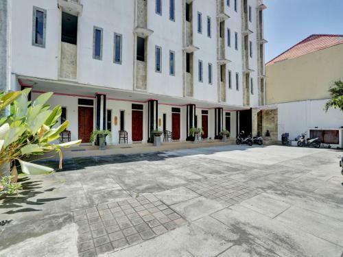 Spot On 90732 Hotel Wisata Indah