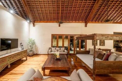 Villa Marcus 3 Bedroom Private Pool Near Beach