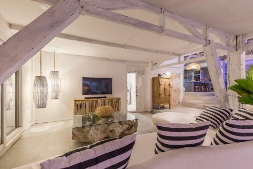 Instagramable 4 Bedroom Villa In Mengening