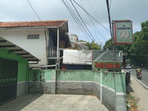 Hostal Penginapan 99