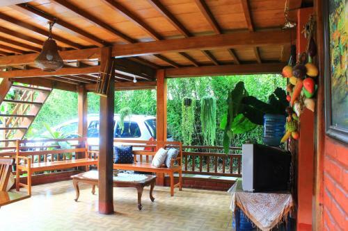 Lodge Oemah Kajoe Lembang