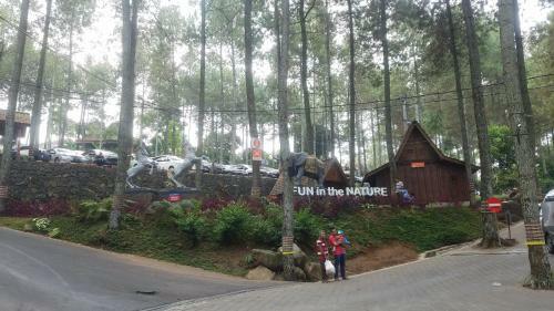 Lodge Oemah Kajoe Lembang