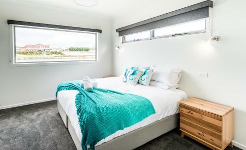 Villa Leven River Retreat