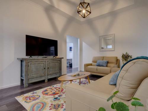 Urangan Family Friendly Home With Views, Wifi, Wine