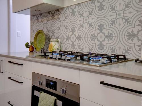 Urangan Family Friendly Home With Views, Wifi, Wine