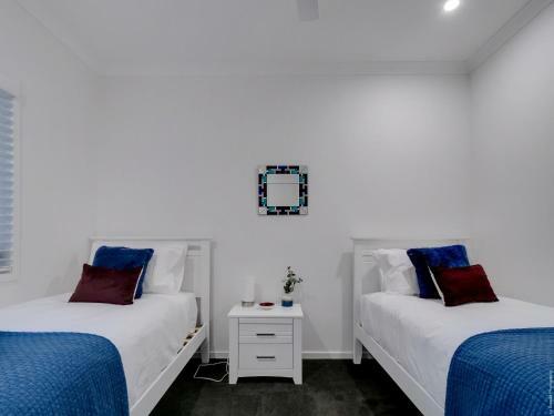 Urangan Family Friendly Home With Views, Wifi, Wine