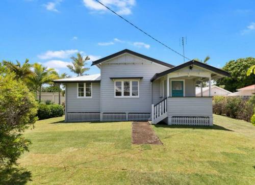 Urangan Family Friendly Home With Views, Wifi, Wine