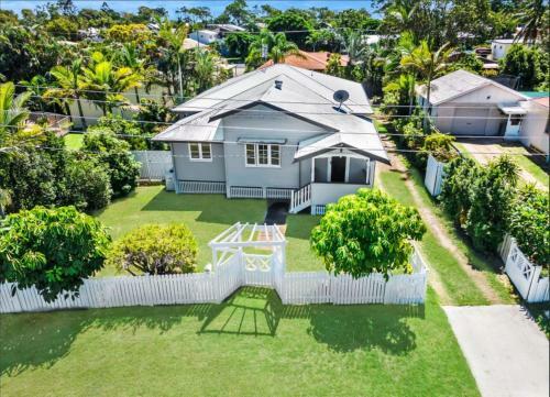 Urangan Family Friendly Home With Views, Wifi, Wine