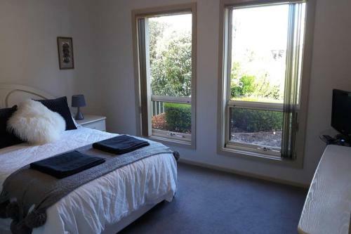 Perfect Location Central Modern Cottage - Free Wifi