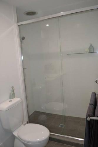 City Fringe Modern 2br Apartment