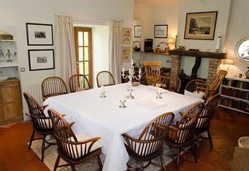 Hostal Harmony Hill Country House