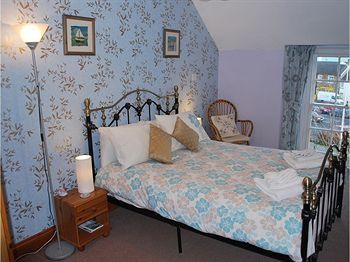 Hostal College Guest House