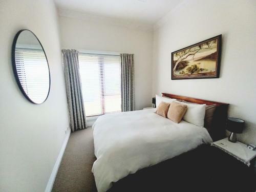 Ocean Views And Central To Cbd - Cosheirm Apartments On Merri