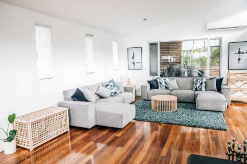 River House - A Stunning Riverside Retreat