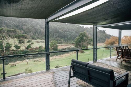 River House - A Stunning Riverside Retreat