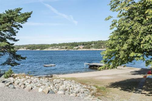 Semesterboende P� H�llestrand, Str�mstad