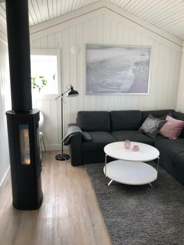 Lodge H�llestrand Cottage -sillen