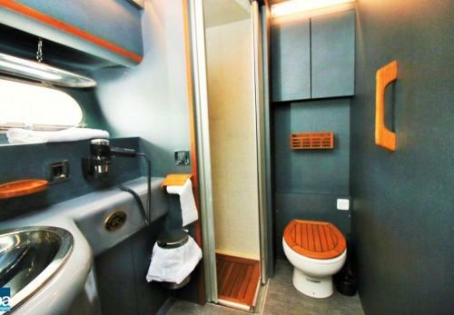 1-3 Bed Cabin On A Luxurious Yacht