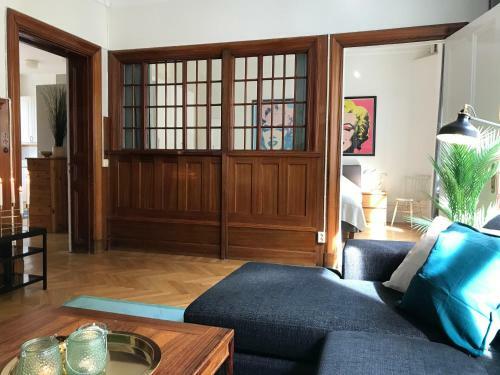 Classic & Light 2 Room Apartment In Sofo, 60 Sqm