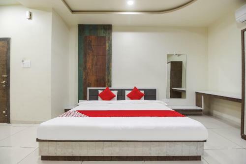 Oyo Flagship 71595 Hotel Lakhdatar