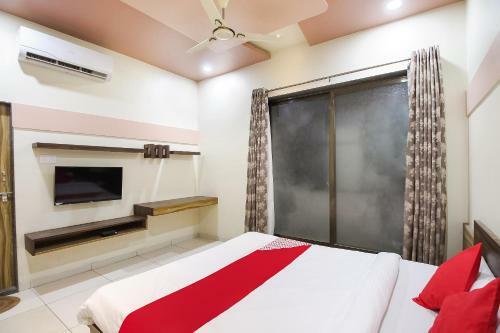 Oyo Flagship 71595 Hotel Lakhdatar