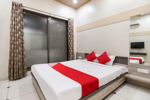 Oyo Flagship 71595 Hotel Lakhdatar