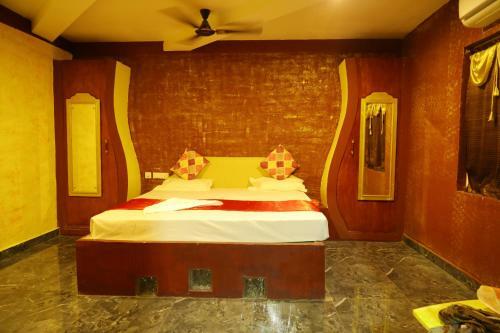 Navagiraga Resorts &hotel