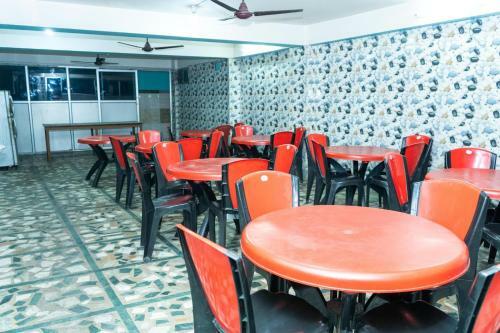 Hotel Tirupati Lodge