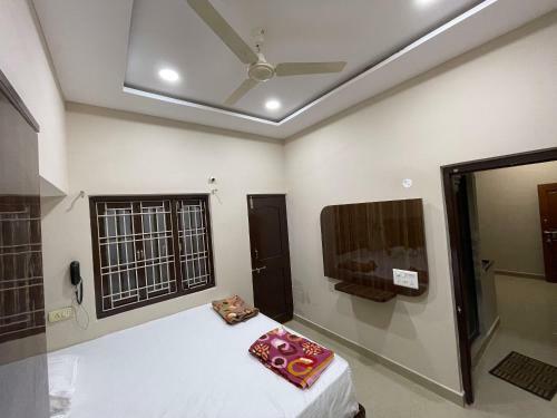 Lodge Ss Stay Inn