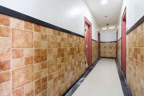 Spot On 42793 Hotel Gurukrupa