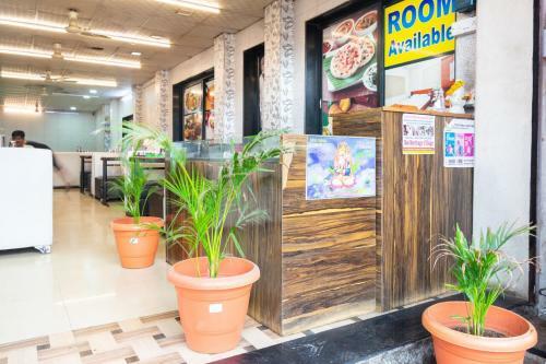 Spot On 42793 Hotel Gurukrupa