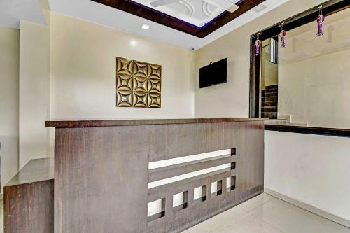 Oyo 85825 Hotel Sai Suman Executive