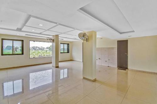 Oyo 85825 Hotel Sai Suman Executive