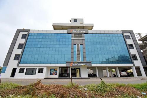 Oyo 85825 Hotel Sai Suman Executive