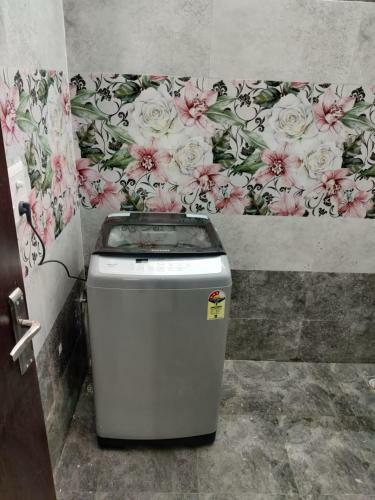 Alpha 82 Homestay Fully AC