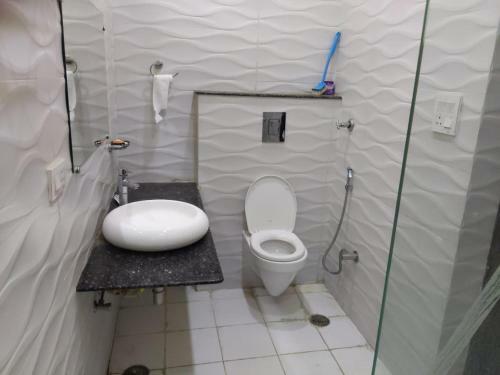 Home Stays ,ladies And Couples Suitable