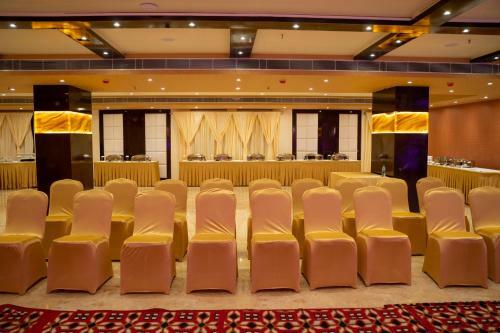 Hotel Paras Heights