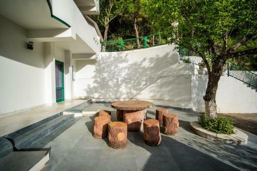 Starry Meadows, Luxurious 3bhk With Mountain View