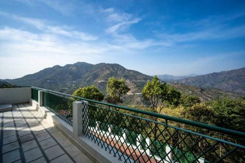 Starry Meadows, Luxurious 3bhk With Mountain View